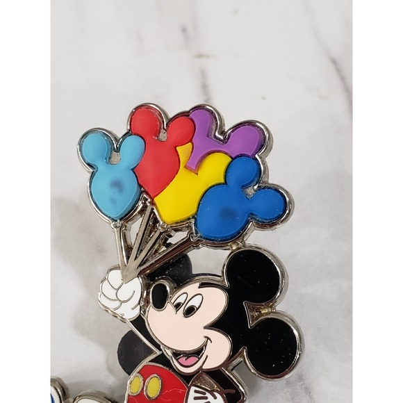Disney Parks - Walt Disney World Mickey Mouse with Balloons 3D - Pin - Picture 2 of 3